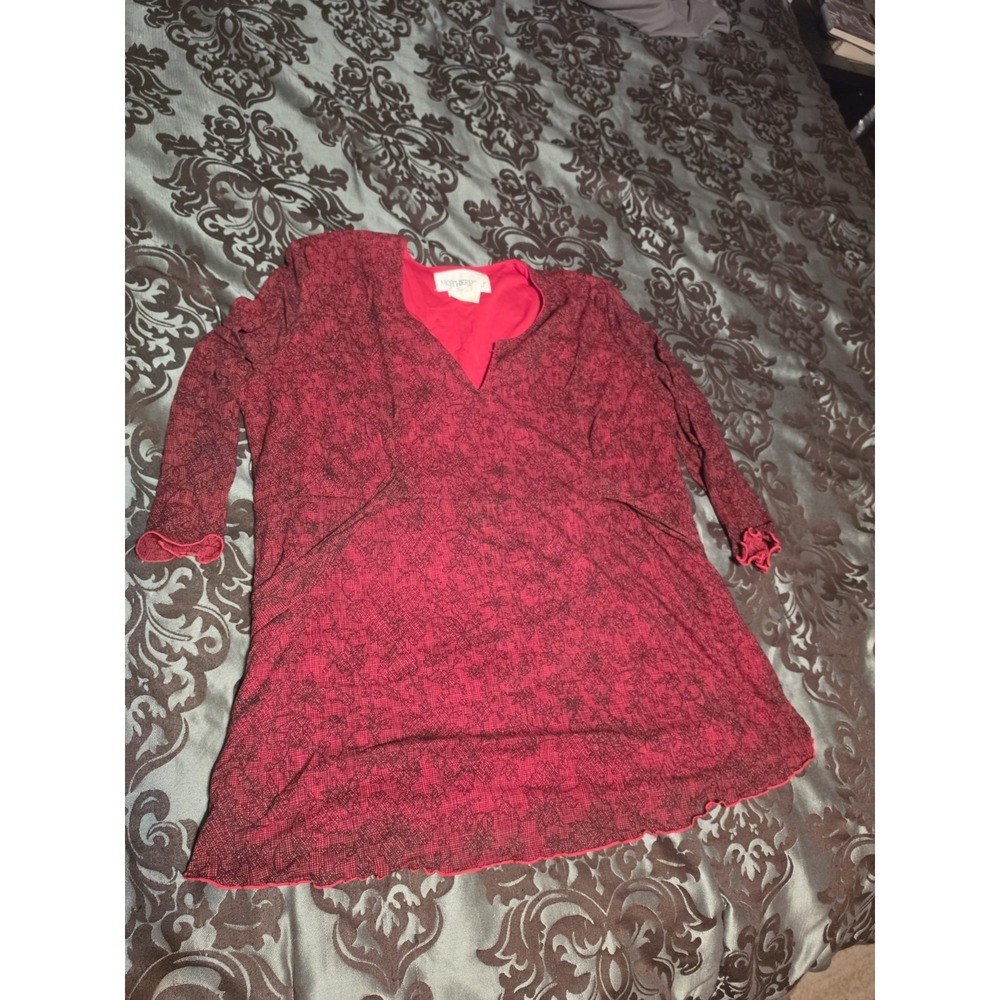 Motherhood Maternity Large Floral Top Red With Black